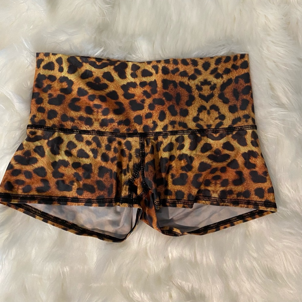 Teeki leopard sunshorts